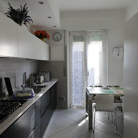 Emmerosa, Centro Città, Parcheggio * Vérone