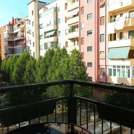 Emmerosa, Centro Città, Parcheggio