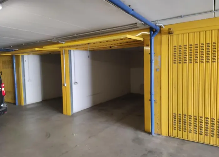 Emmerosa, Centro Citta, Parcheggio